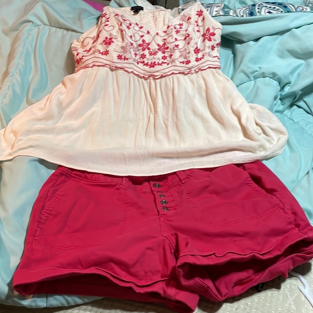 Torrid shirt and shorts bundle size 16